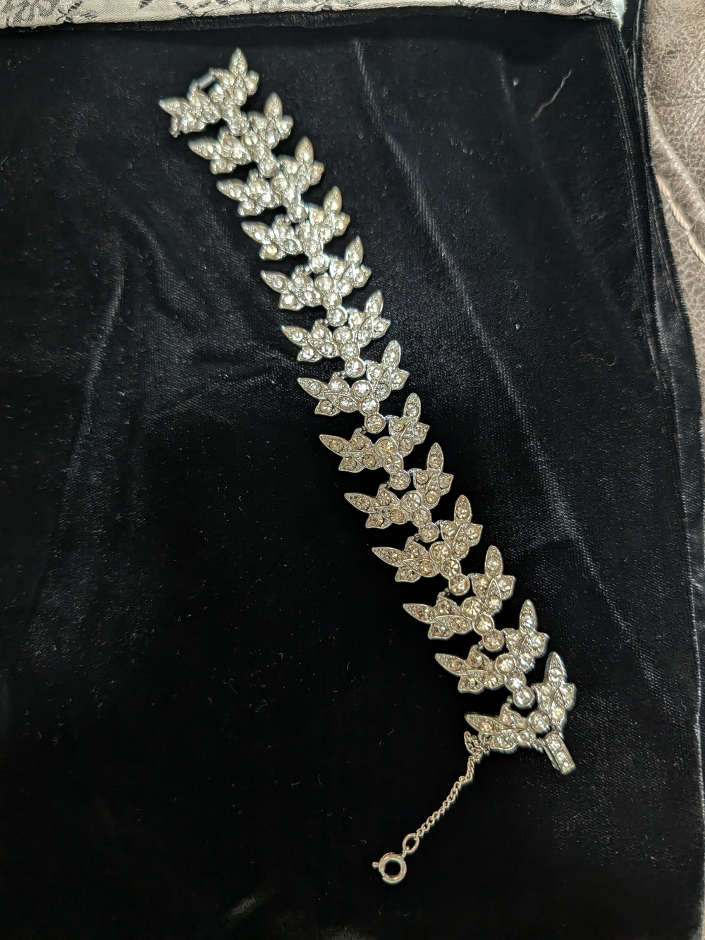 Vintage Rhinestone Leaf Cluster Bracelet - Silver Tone